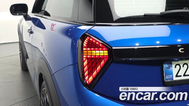 Mini Cooper 2025 — photo 9
