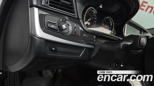 BMW 5-Series 2014 — photo 16