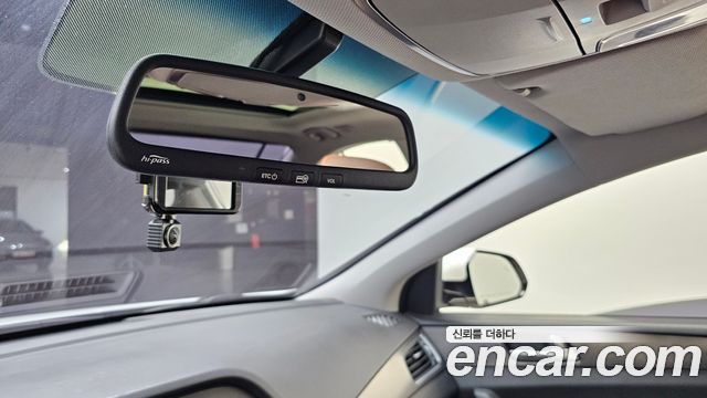 Hyundai Sonata 2017 — photo 32
