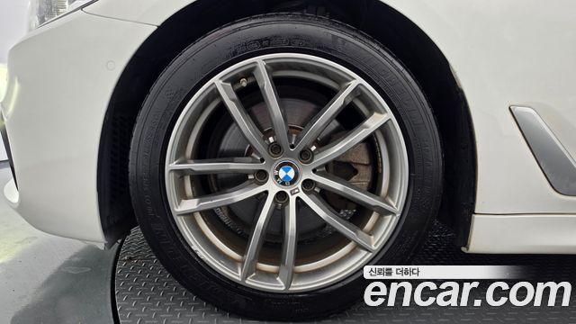 BMW 5-Series 2020 — photo 5