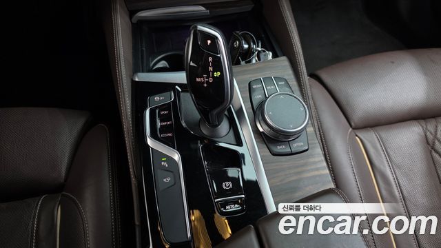 BMW 5-Series 2020 — photo 9