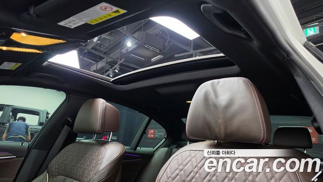 BMW 5-Series 2020 — photo 19