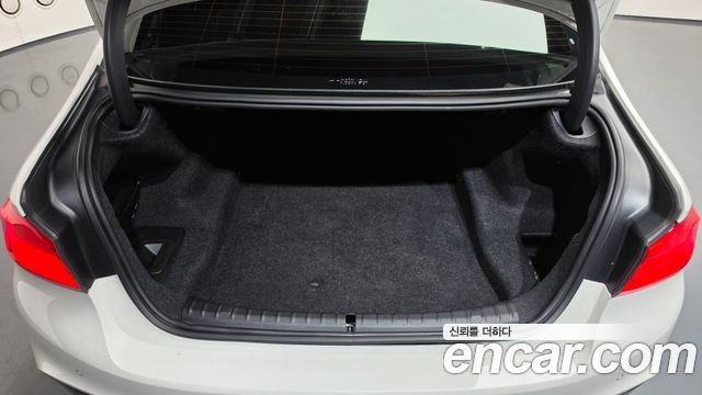 BMW 5-Series 2020 — photo 20