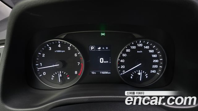 Hyundai AVANTE 2017 — photo 11