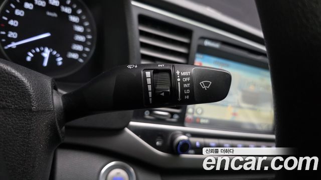Hyundai AVANTE 2017 — photo 28