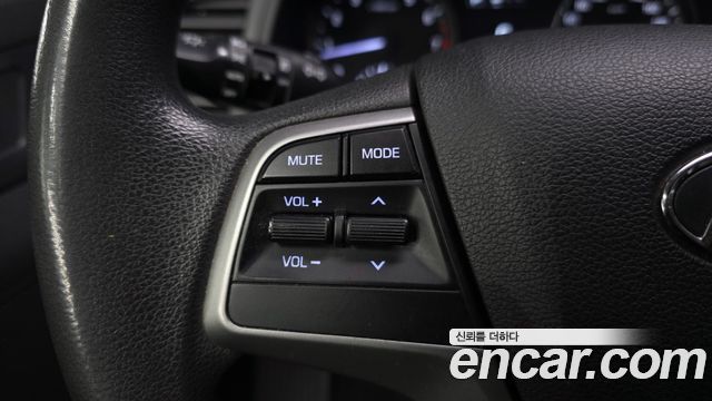 Hyundai AVANTE 2017 — photo 30