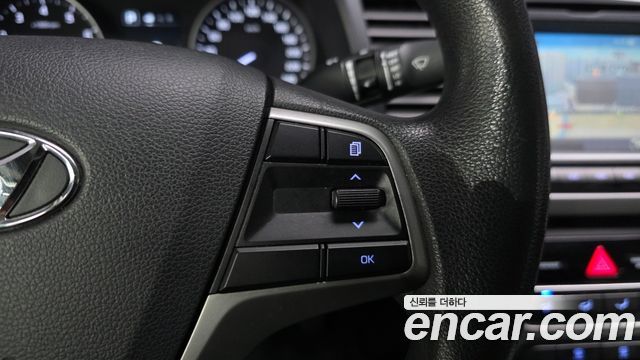 Hyundai AVANTE 2017 — photo 31