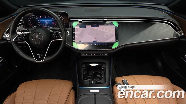 Mercedes-Benz E-Class 2025 — photo 10