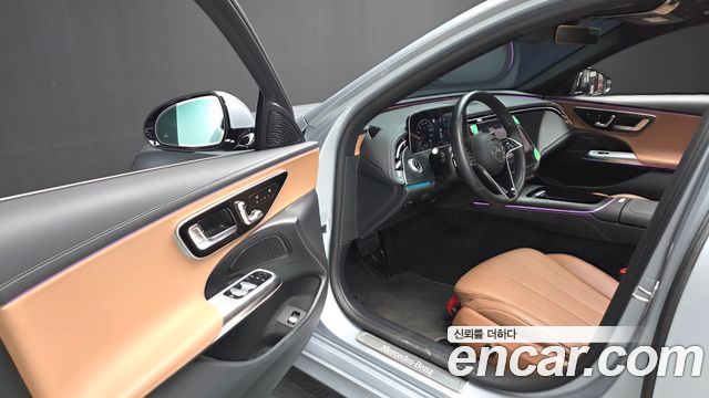 Mercedes-Benz E-Class 2025 — photo 13