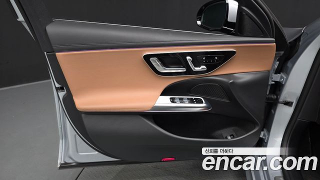 Mercedes-Benz E-Class 2025 — photo 14