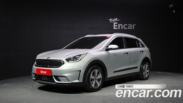 Kia Niro 2018 — photo 1