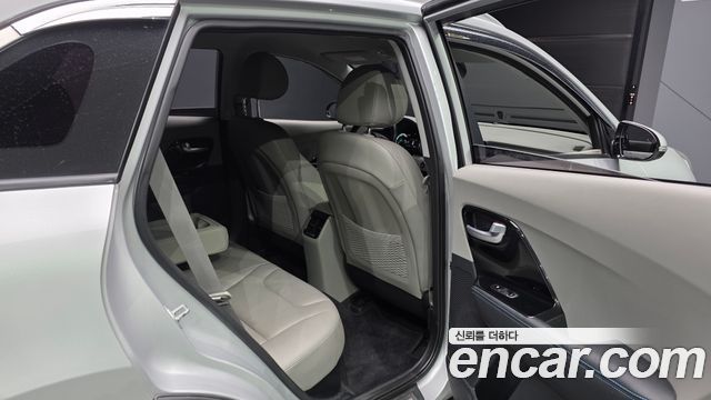 Kia Niro 2018 — photo 12
