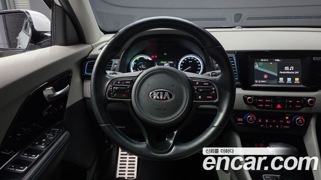 Kia Niro 2018 — photo 13