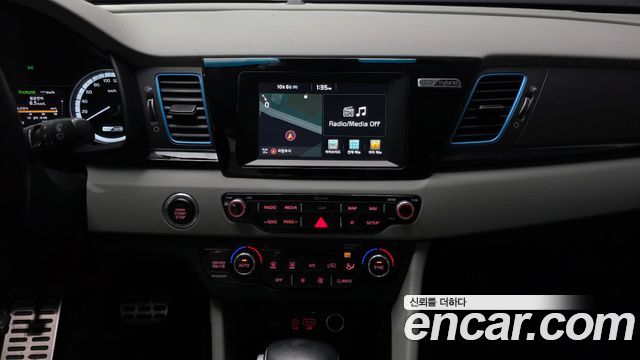 Kia Niro 2018 — photo 14