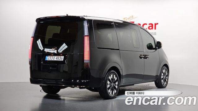 Hyundai Staria 2025 — photo 2