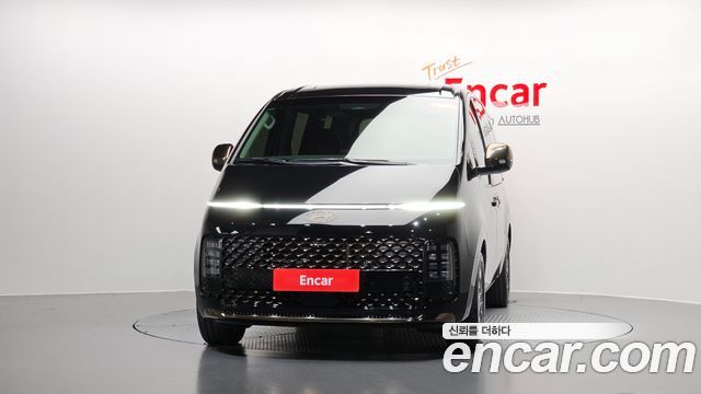 Hyundai Staria 2025 — photo 3