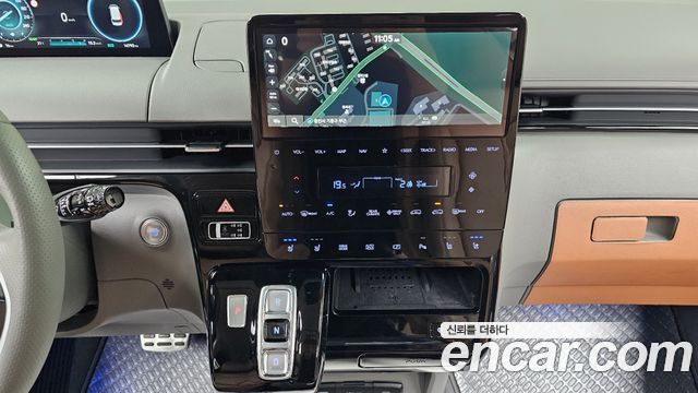 Hyundai Staria 2025 — photo 18