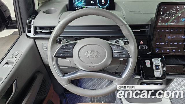 Hyundai Staria 2025 — photo 19
