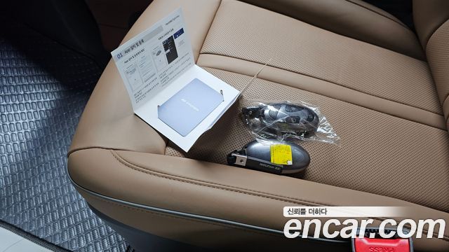 Hyundai Staria 2025 — photo 21