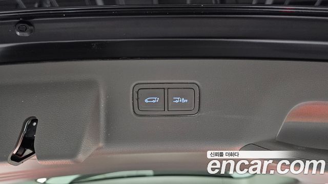 Hyundai Staria 2025 — photo 22
