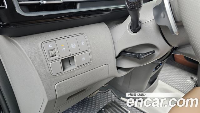 Hyundai Staria 2025 — photo 26