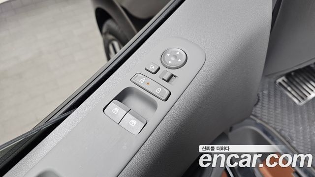 Hyundai Staria 2025 — photo 28
