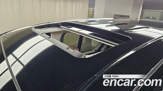 Hyundai Staria 2025 — photo 32