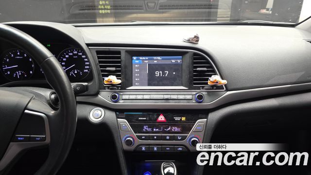 Hyundai AVANTE 2016 — photo 20
