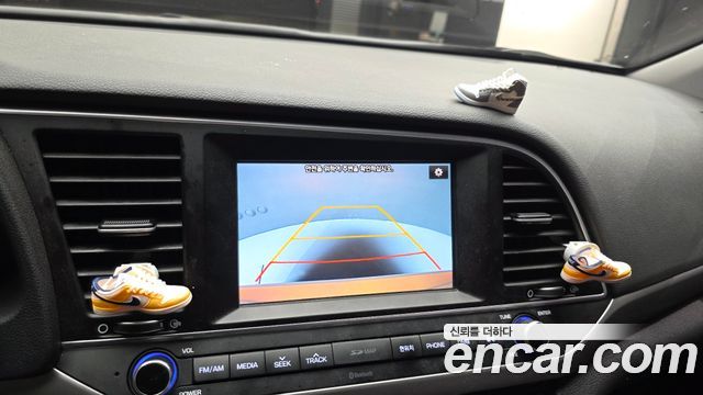 Hyundai AVANTE 2016 — photo 21