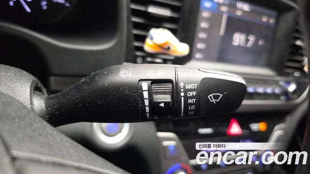 Hyundai AVANTE 2016 — photo 25