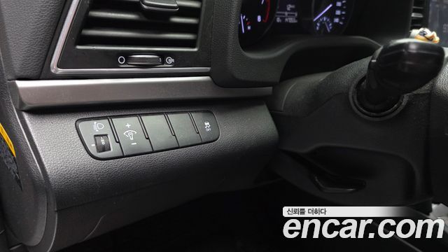 Hyundai AVANTE 2016 — photo 26