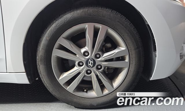 Hyundai AVANTE 2016 — photo 7