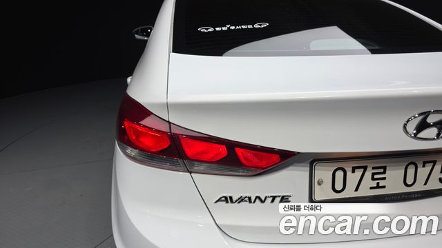 Hyundai AVANTE 2016 — photo 9