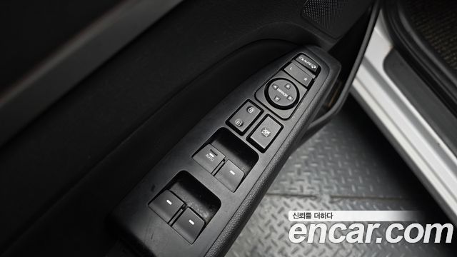 Hyundai AVANTE 2016 — photo 28