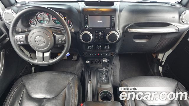 Jeep Wrangler 2016 — photo 10
