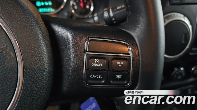 Jeep Wrangler 2016 — photo 25