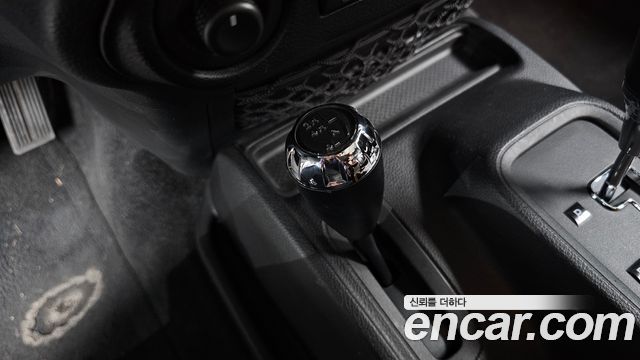 Jeep Wrangler 2016 — photo 26