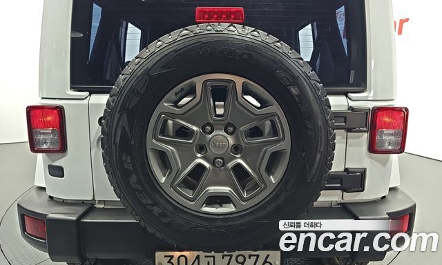 Jeep Wrangler 2016 — photo 29