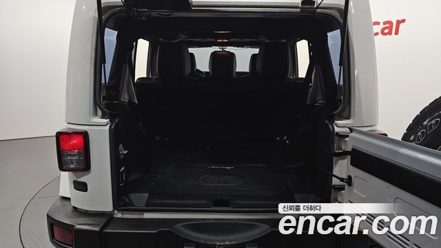 Jeep Wrangler 2016 — photo 30