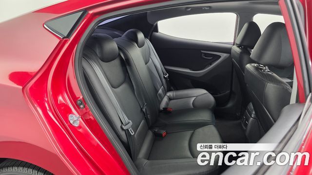 Hyundai AVANTE 2014 — photo 17