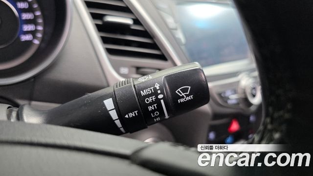 Hyundai AVANTE 2014 — photo 26