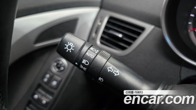 Hyundai AVANTE 2014 — photo 28