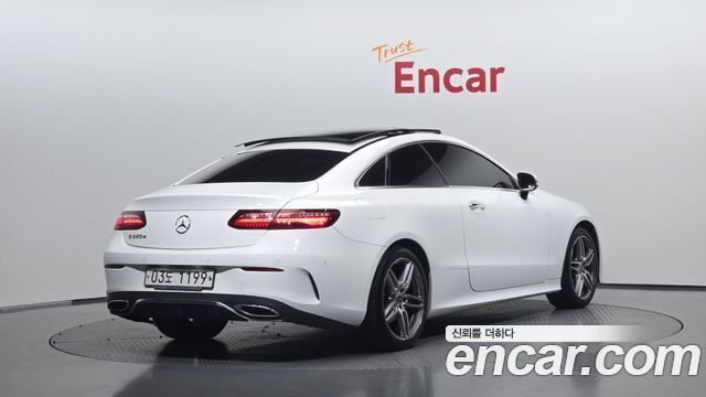 Mercedes-Benz E-Class 2018 — photo 2