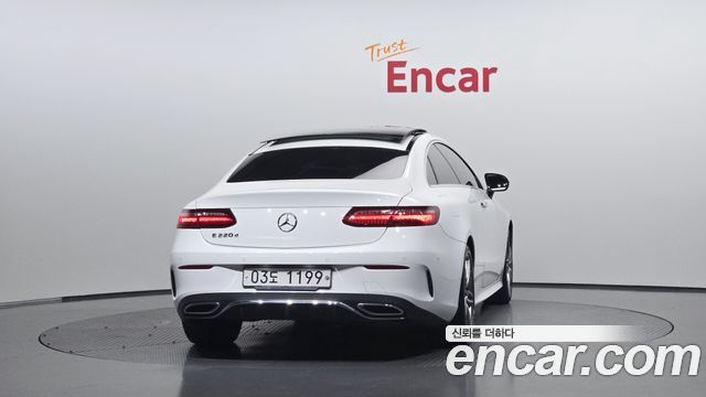 Mercedes-Benz E-Class 2018 — photo 4