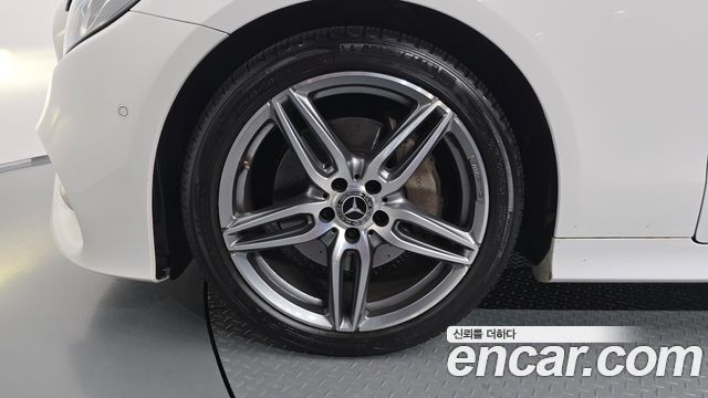 Mercedes-Benz E-Class 2018 — photo 5