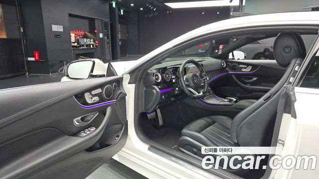 Mercedes-Benz E-Class 2018 — photo 13