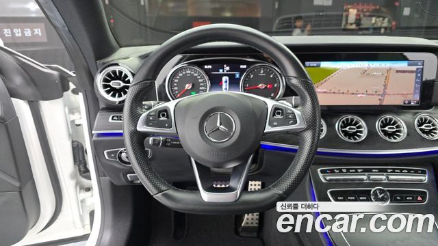Mercedes-Benz E-Class 2018 — photo 19