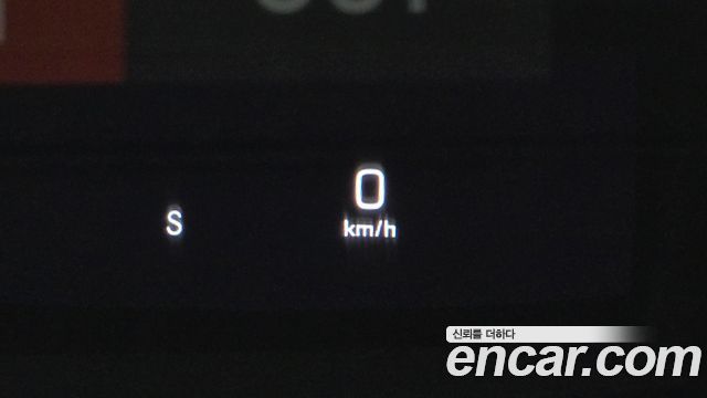 Mercedes-Benz E-Class 2018 — photo 23