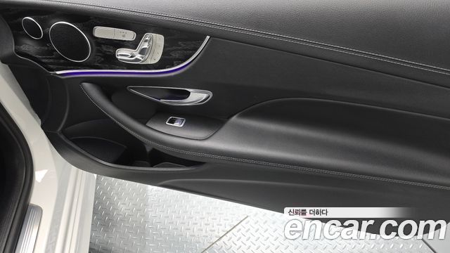 Mercedes-Benz E-Class 2018 — photo 14