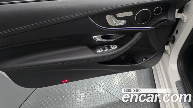 Mercedes-Benz E-Class 2018 — photo 15